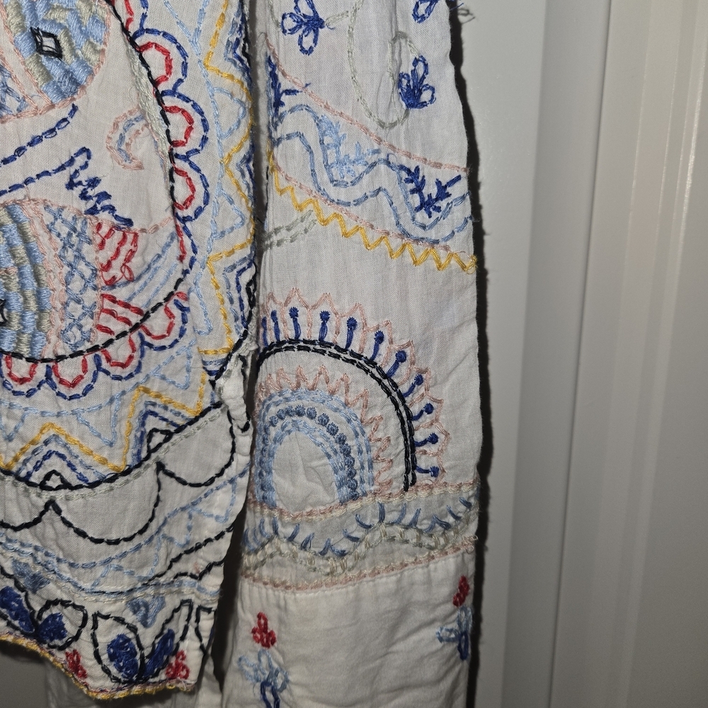 Zara White Blouse with Blue and Red Embroidery Size L - Picture 6 of 7